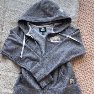 ROOTS zip up grey hoodie